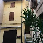 Behind Navona * Rom